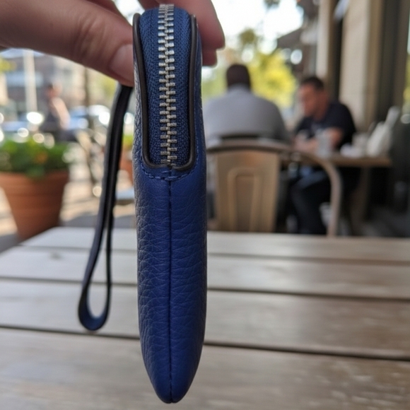 Coach Corner Zip Horse & Carriage Embossed Wristlet - Vivid Blue - NWT - Picture 4 of 9